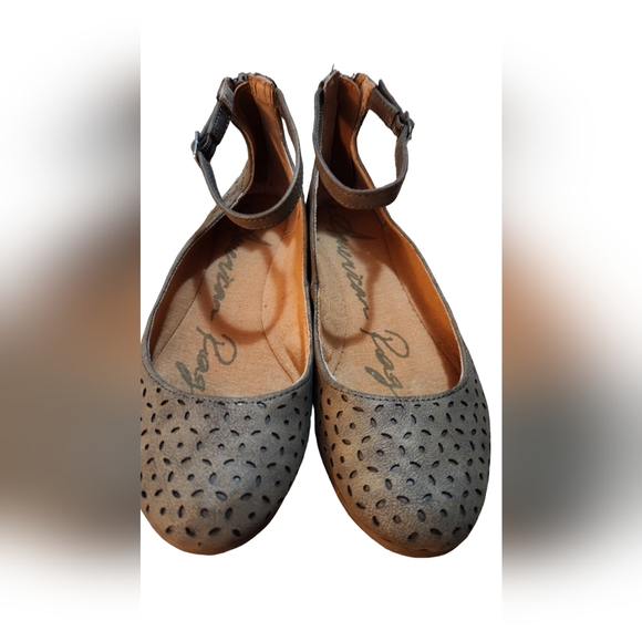 American Rag shoes - Picture 3 of 9